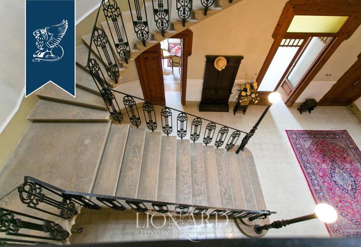Image No.19-10 Bed Villa for sale
