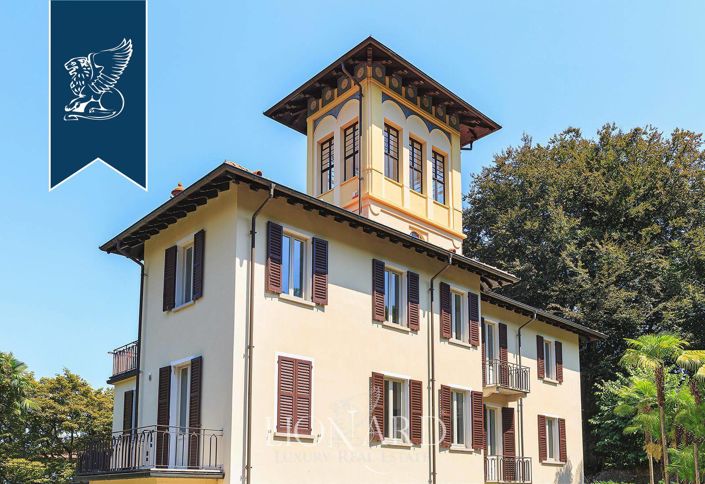 Image No.10-8 Bed Villa for sale