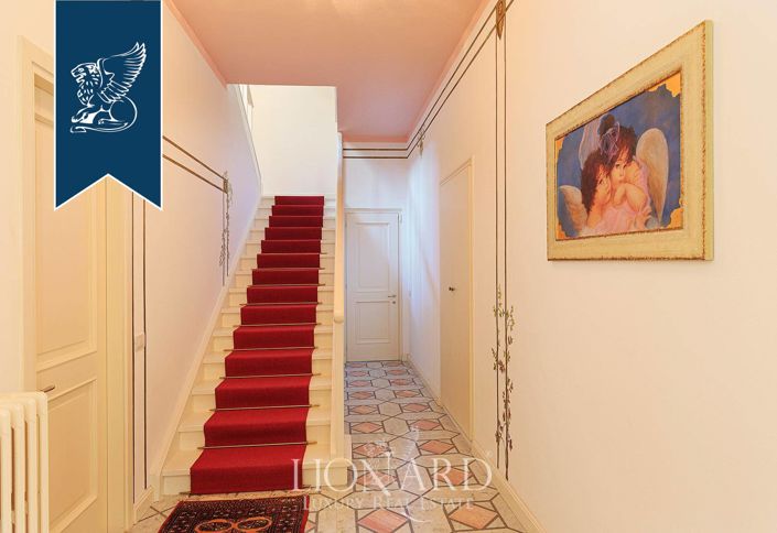 Image No.35-8 Bed Villa for sale