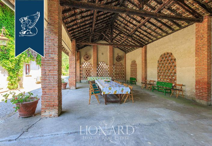 Image No.12-10 Bed Villa for sale