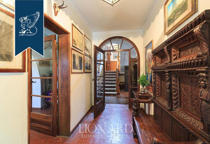 Image No.13-10 Bed Villa for sale