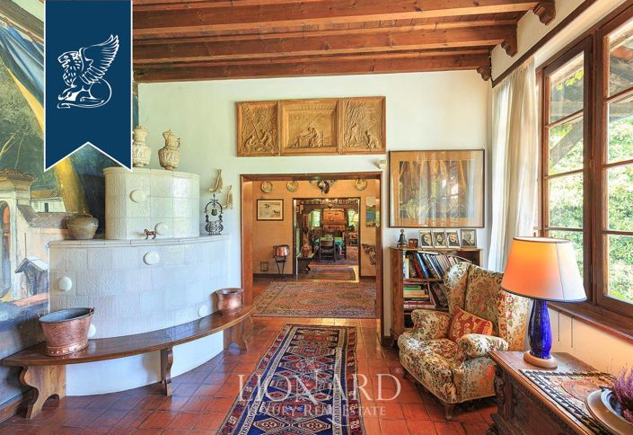 Image No.18-10 Bed Villa for sale