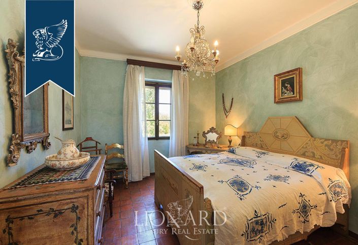 Image No.25-10 Bed Villa for sale