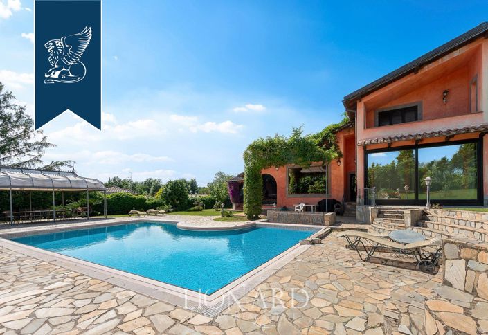 Image No.2-4 Bed Villa for sale