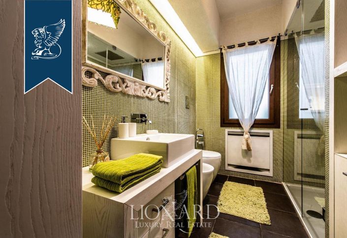 Image No.22-5 Bed Villa for sale