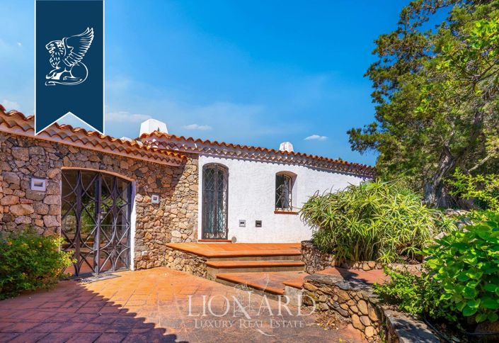 Image No.12-7 Bed Villa for sale