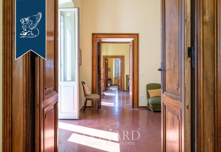 Image No.16-10 Bed Villa for sale