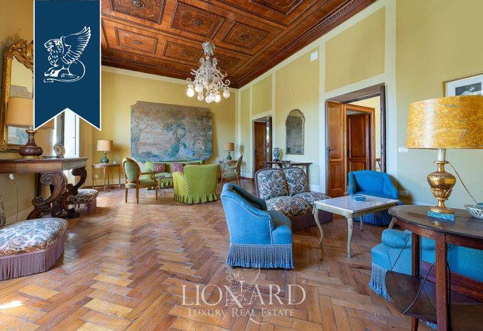 Image No.17-10 Bed Villa for sale