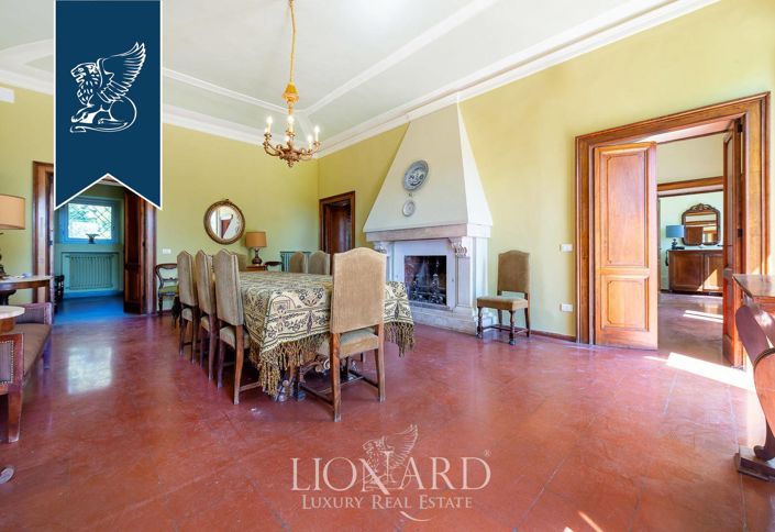 Image No.20-10 Bed Villa for sale