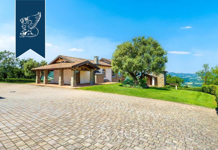 Image No.18-12 Bed Farmhouse for sale