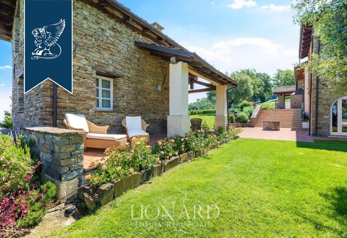 Image No.21-12 Bed Farmhouse for sale