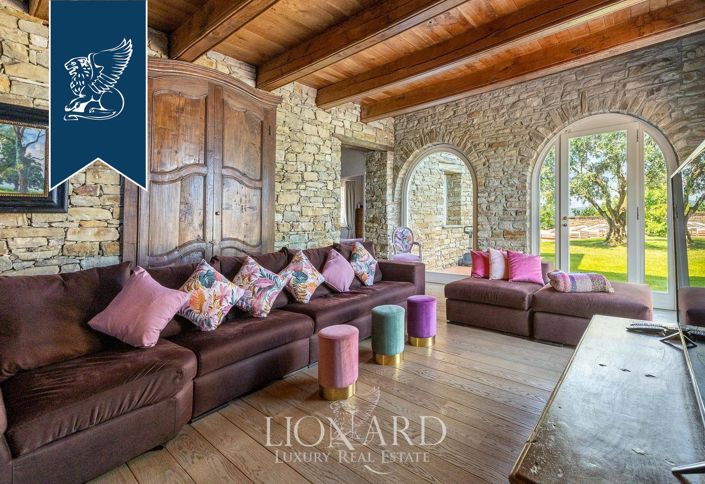 Image No.40-12 Bed Farmhouse for sale