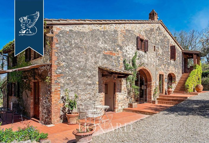 Image No.7-12 Bed Farmhouse for sale