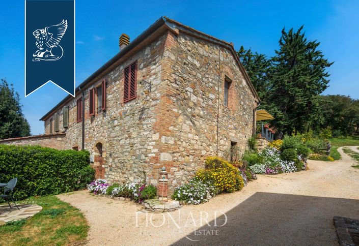 Image No.15-8 Bed Farmhouse for sale