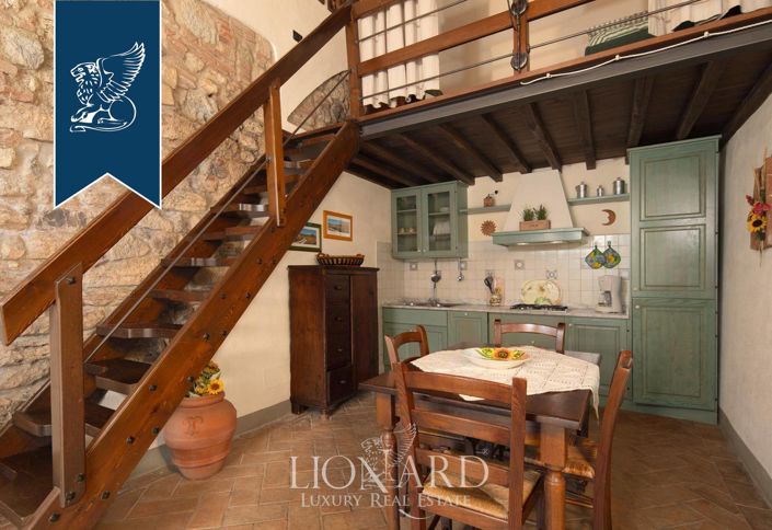 Image No.20-8 Bed Farmhouse for sale