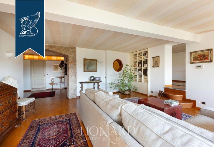 Image No.12-3 Bed Villa for sale