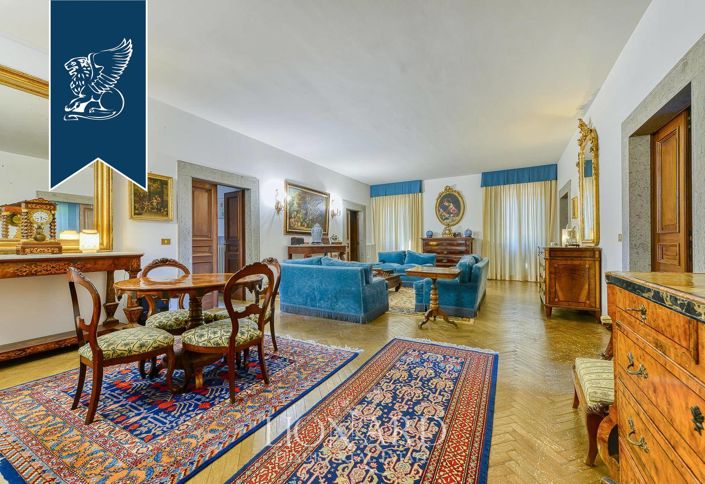 Image No.19-12 Bed Villa for sale