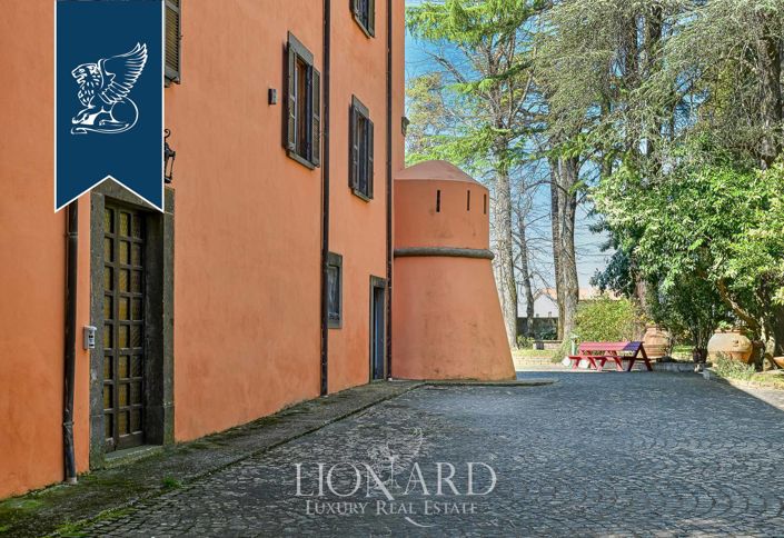 Image No.8-12 Bed Villa for sale
