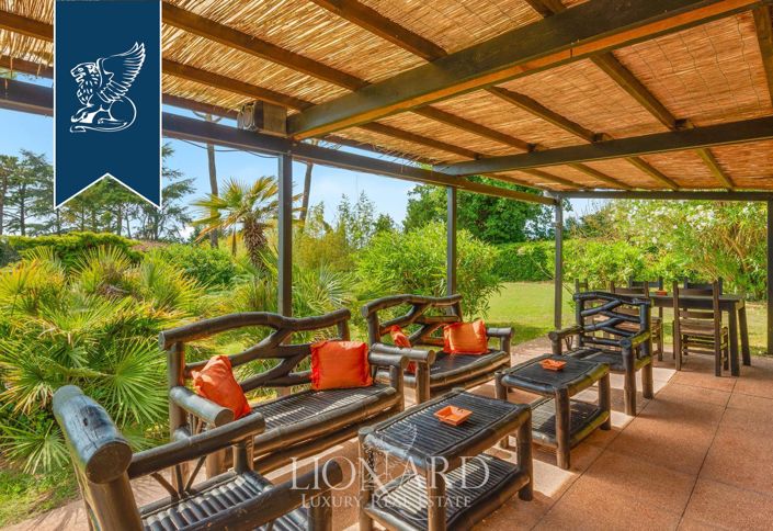 Image No.20-11 Bed Villa for sale