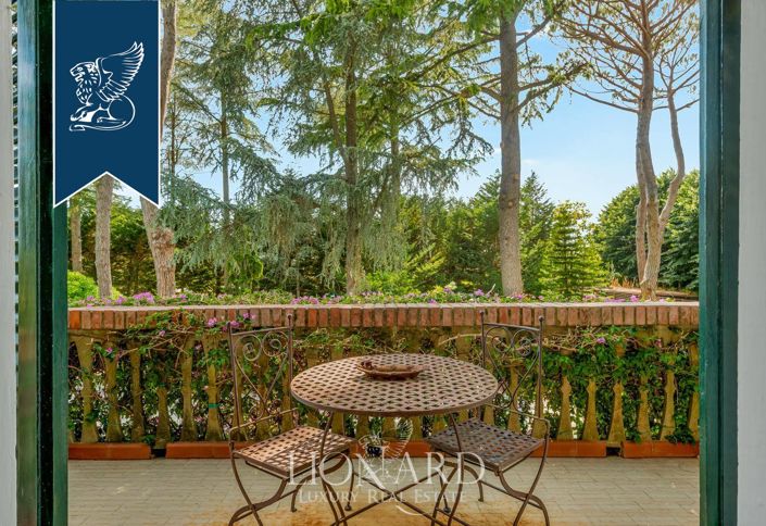 Image No.27-11 Bed Villa for sale