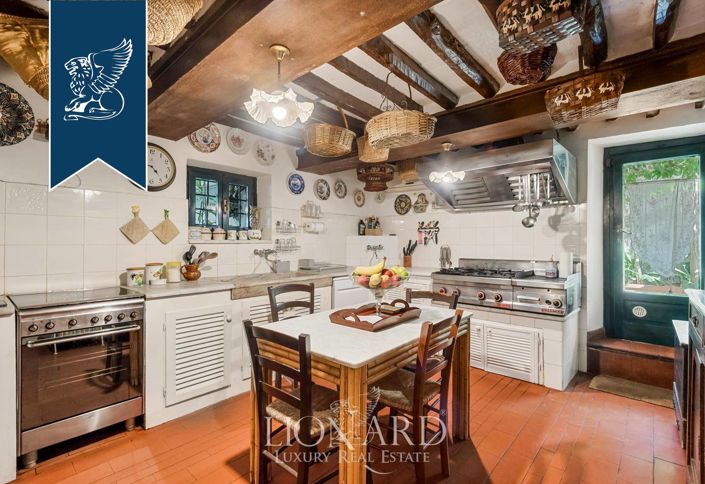Image No.37-11 Bed Villa for sale