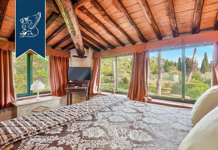 Image No.43-11 Bed Villa for sale