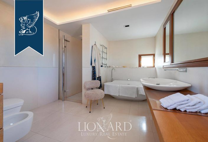 Image No.37-5 Bed Apartment for sale