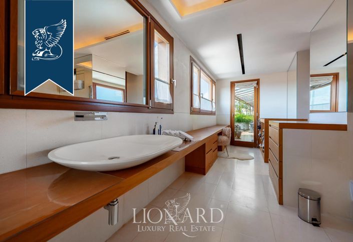Image No.38-5 Bed Apartment for sale