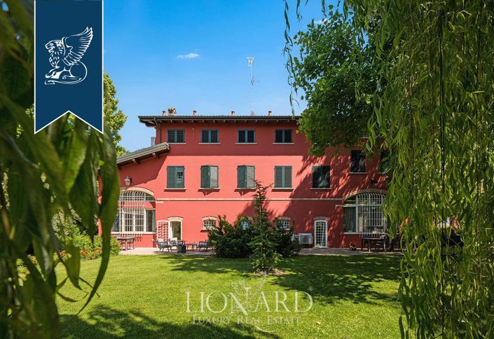 Image No.14-10 Bed Villa for sale