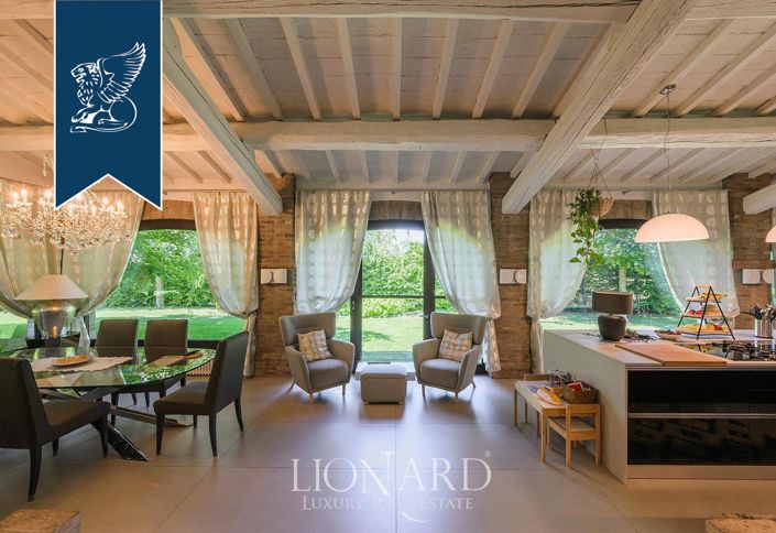 Image No.17-10 Bed Villa for sale