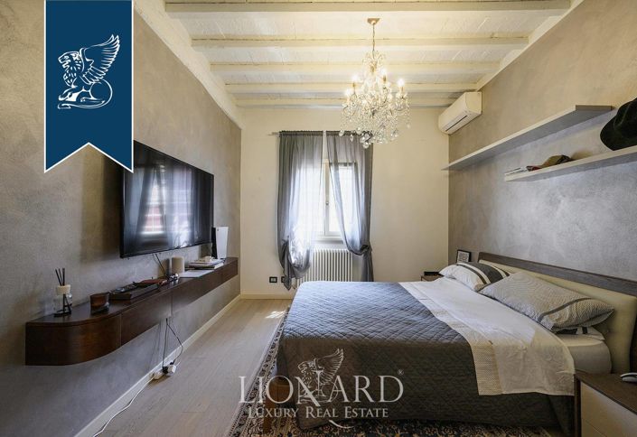 Image No.27-10 Bed Villa for sale