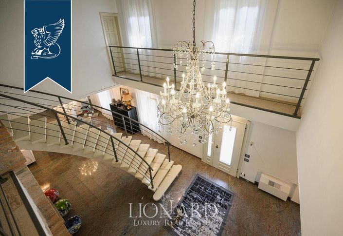 Image No.28-10 Bed Villa for sale