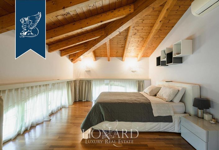 Image No.30-10 Bed Villa for sale