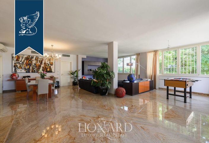 Image No.36-10 Bed Villa for sale