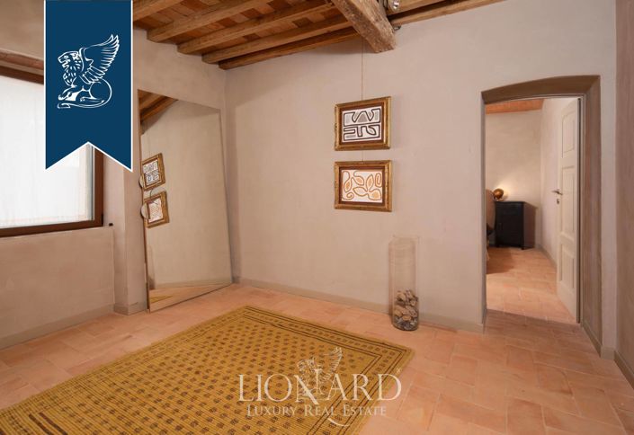 Image No.17-7 Bed Farmhouse for sale