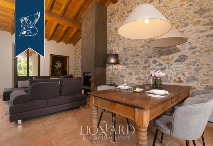 Image No.8-7 Bed Farmhouse for sale