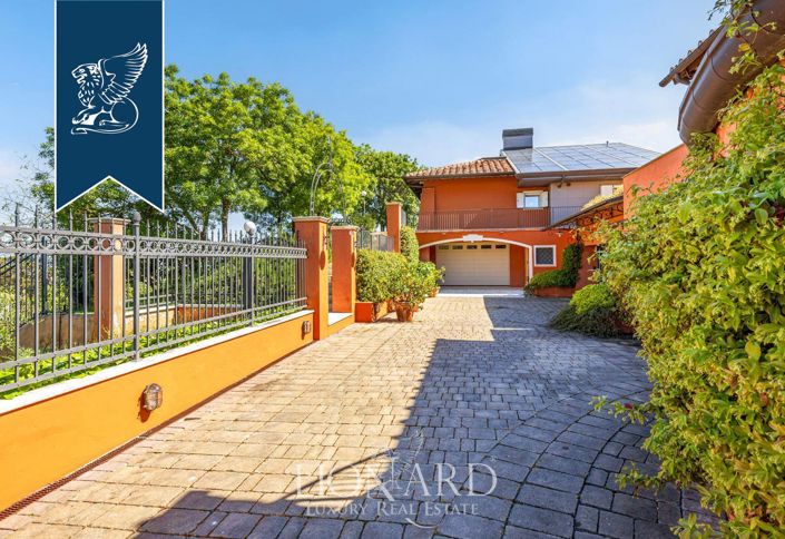 Image No.11-5 Bed Villa for sale