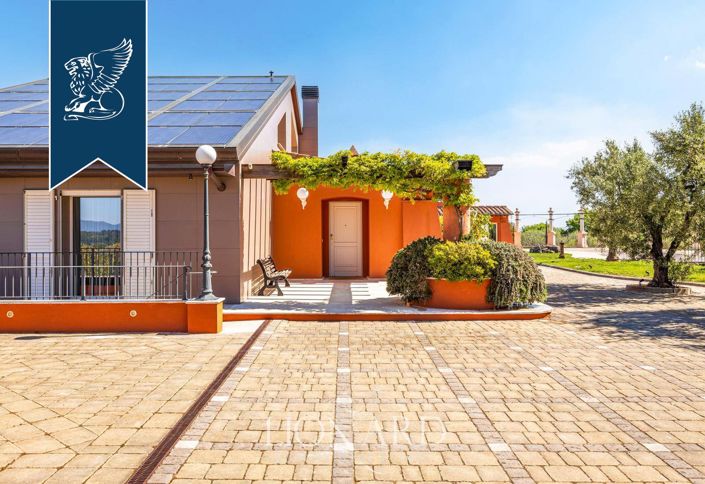 Image No.8-5 Bed Villa for sale