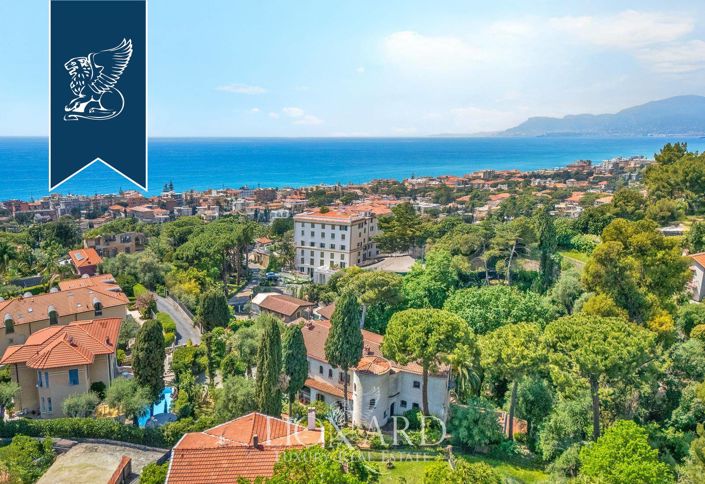 Image No.2-Villa de 10 chambres à vendre à Bordighera