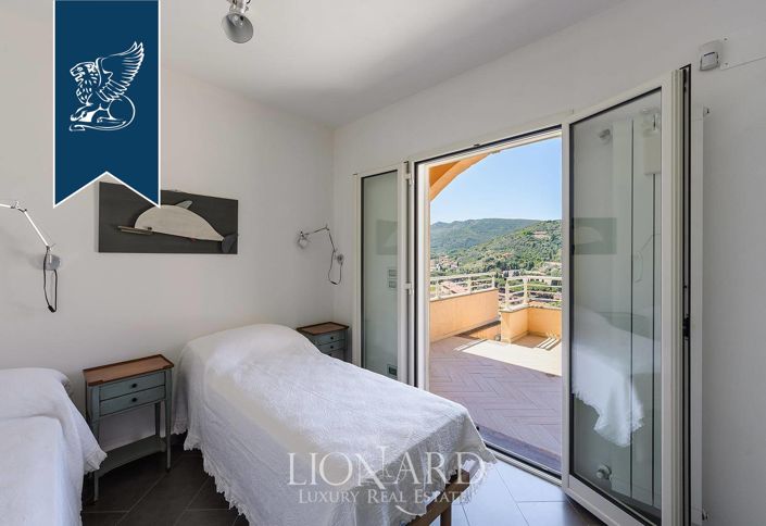 Image No.18-4 Bed Apartment for sale