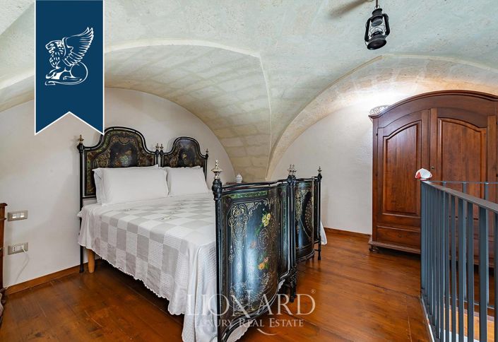 Image No.21-9 Bed Country House for sale