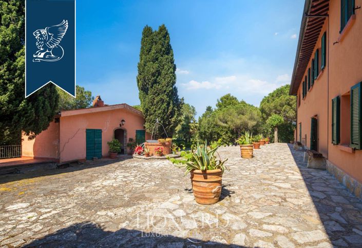 Image No.10-4 Bed Villa for sale