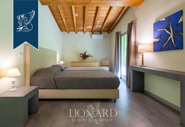 Image No.48-5 Bed Villa for sale