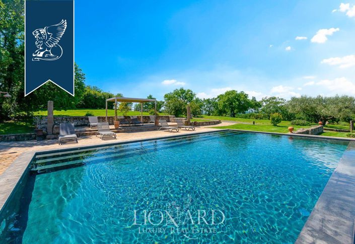 Image No.8-5 Bed Villa for sale
