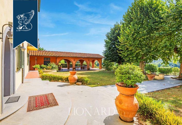 Image No.5-8 Bed Villa for sale