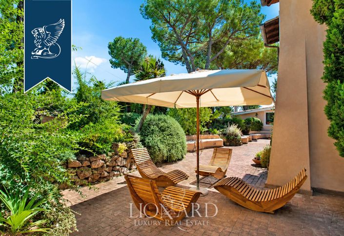 Image No.12-8 Bed Villa for sale