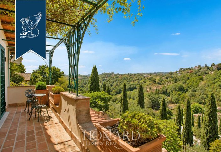 Image No.14-8 Bed Villa for sale