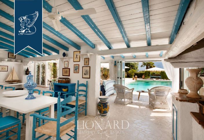 Image No.16-8 Bed Villa for sale
