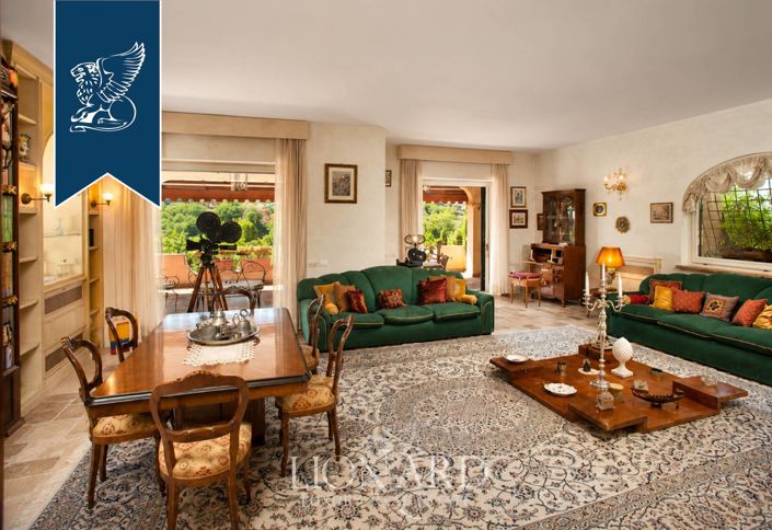 Image No.17-8 Bed Villa for sale