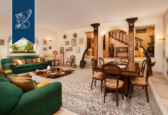 Image No.19-8 Bed Villa for sale